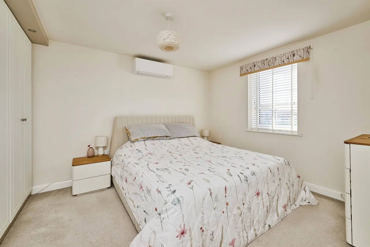 Langsett Gardens, Hampton Water, PE7, photo 9