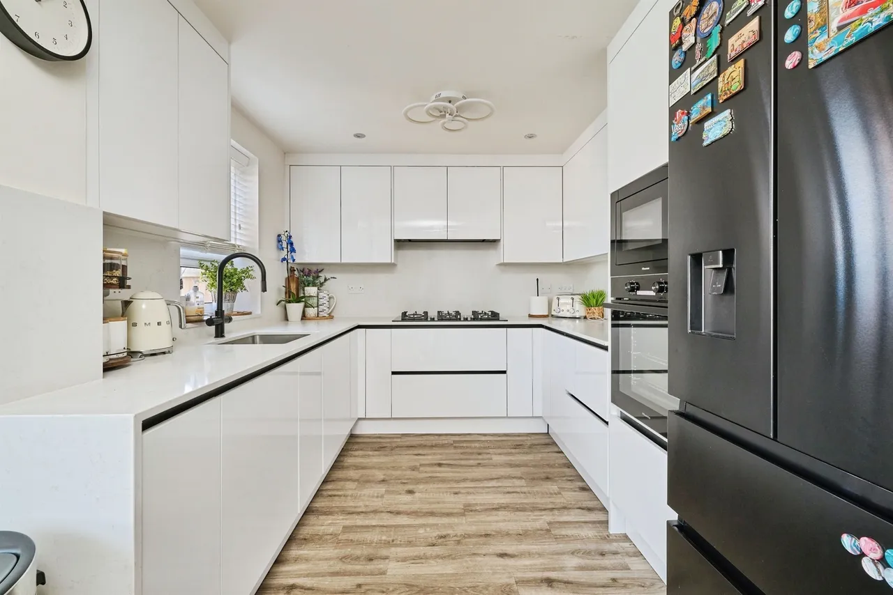 Langsett Gardens, Hampton Water, PE7, photo 4