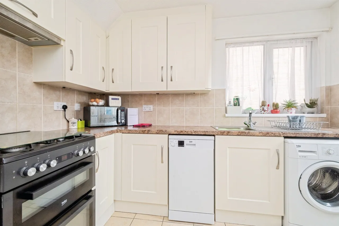 Beech Road, CALLINGTON, photo 12