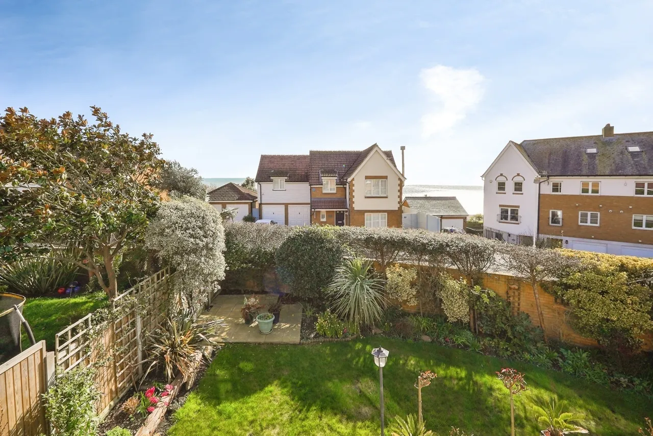 Alexandra Corniche, Hythe, Kent, CT21, photo 35