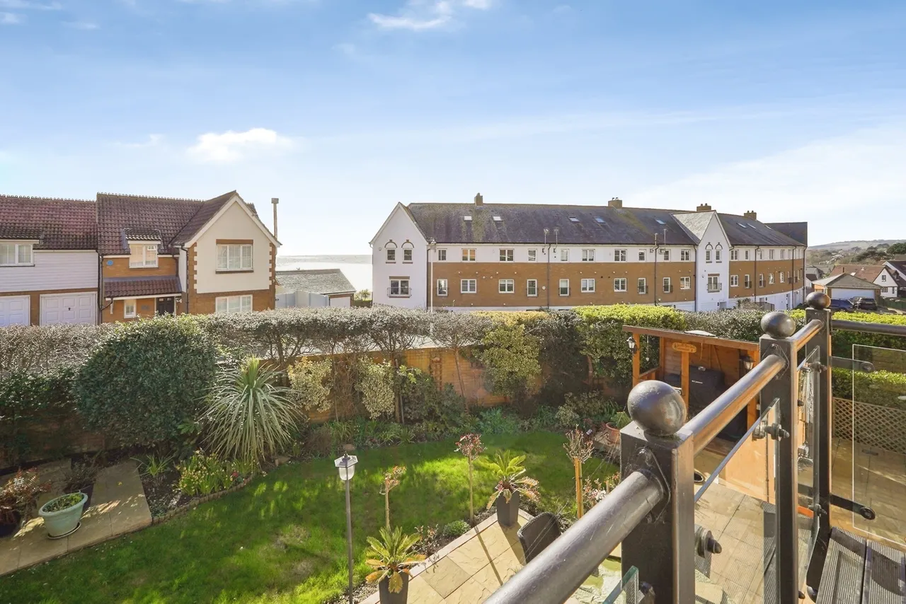 Alexandra Corniche, Hythe, Kent, CT21, photo 36