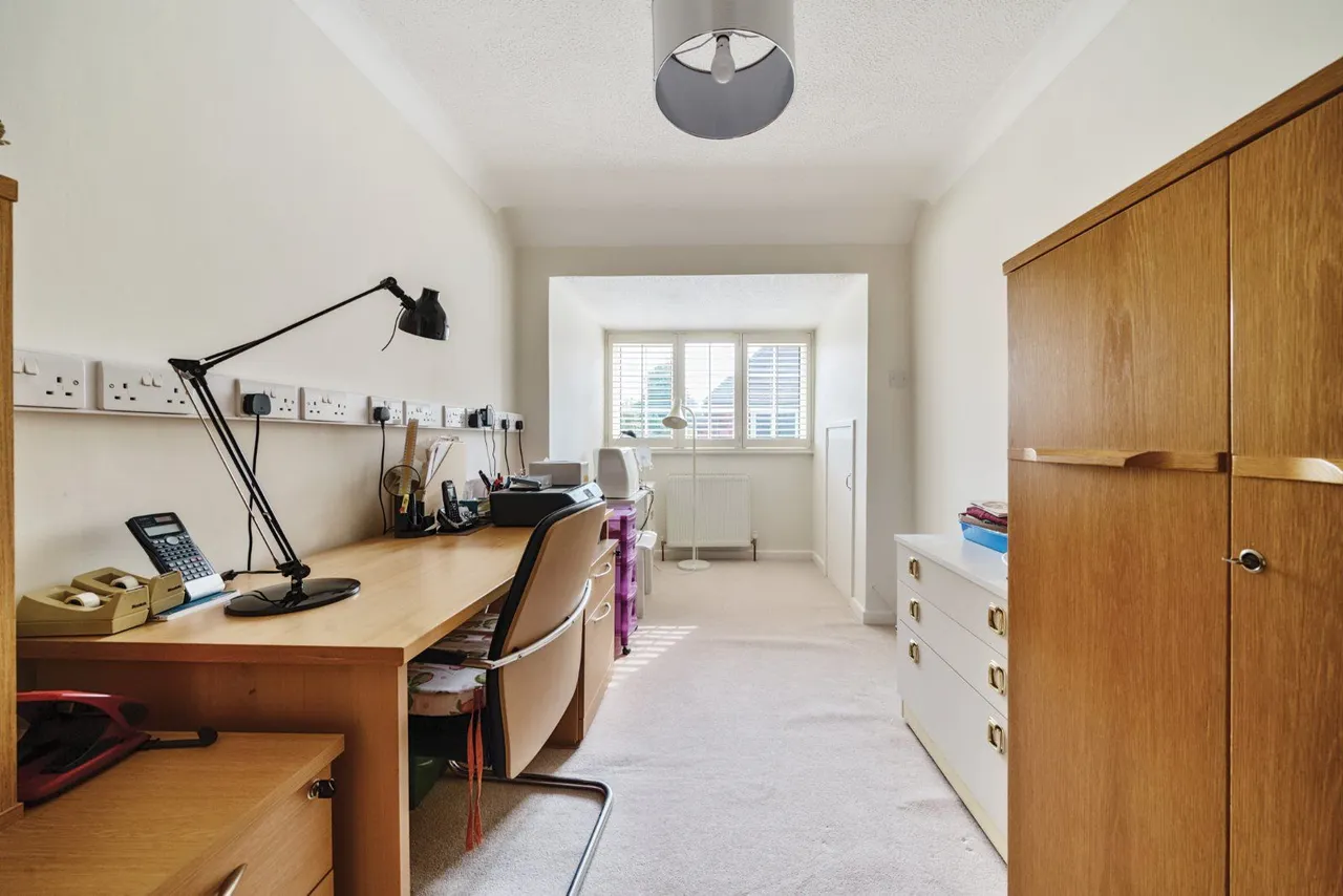 Tithe Barn Court, Aldwick Bay, West Sussex, PO21 4EZ, photo 9