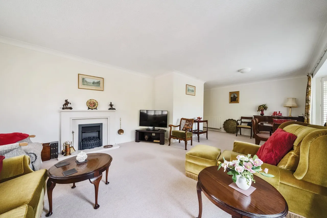 Tithe Barn Court, Aldwick Bay, West Sussex, PO21 4EZ, photo 6