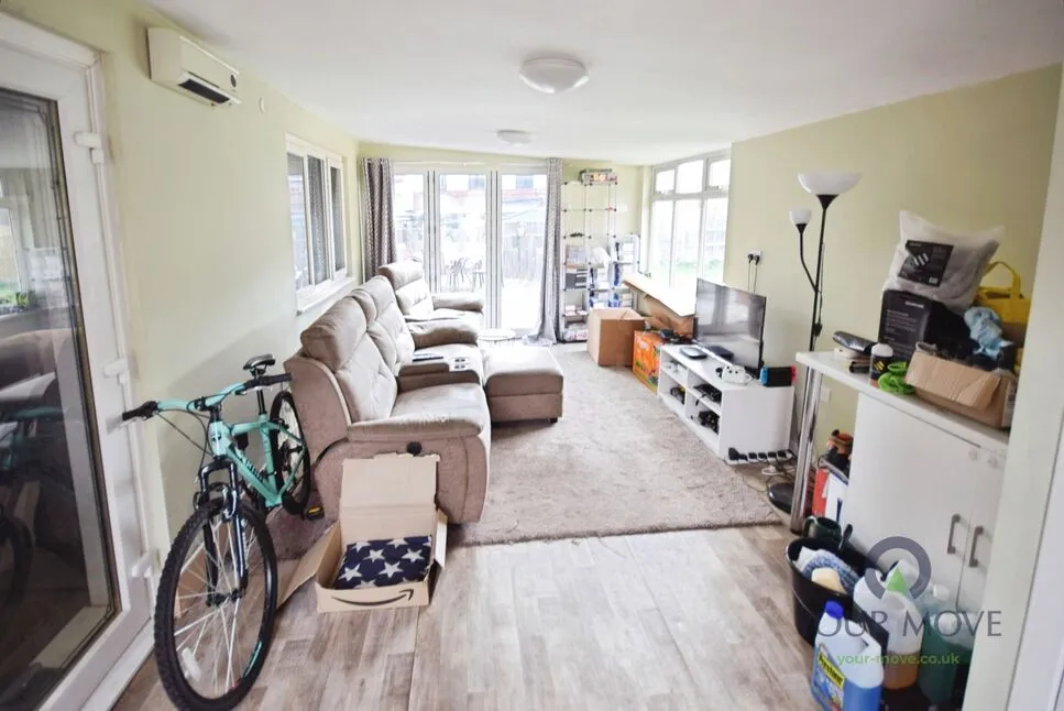 The Quadrangle, Newstead Village, NG15, photo 7