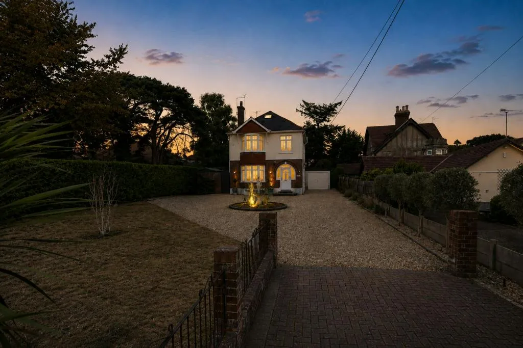 Blandford Road, Poole, BH16, photo 26