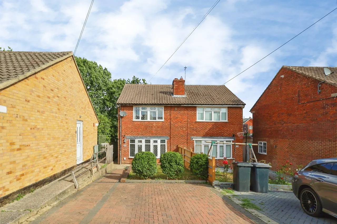 3 bed house for sale, Danum Close, Hailsham, BN27