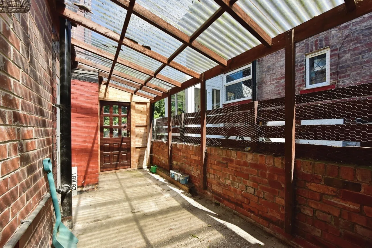 Willow Drive, Sheffield, South Yorkshire, S9, photo 10