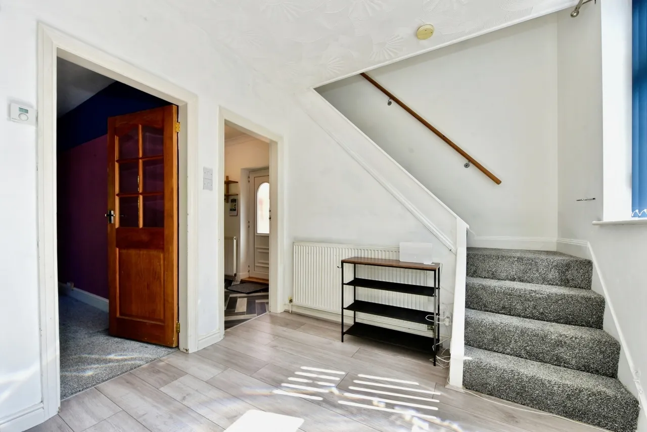 Willow Drive, Sheffield, South Yorkshire, S9, photo 6