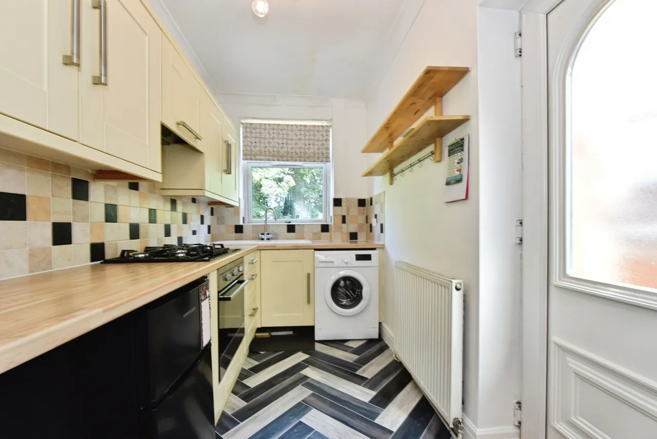 Willow Drive, Sheffield, South Yorkshire, S9, photo 14
