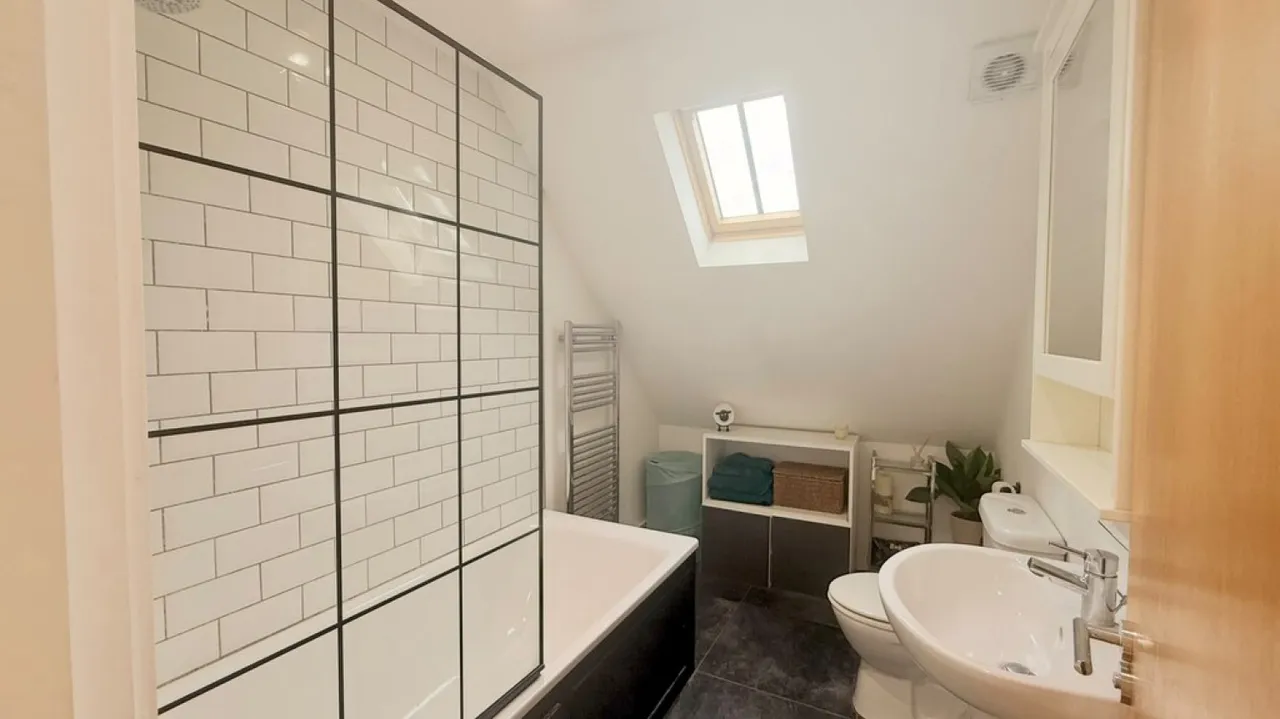 Rookwood Place, RH1, photo 10