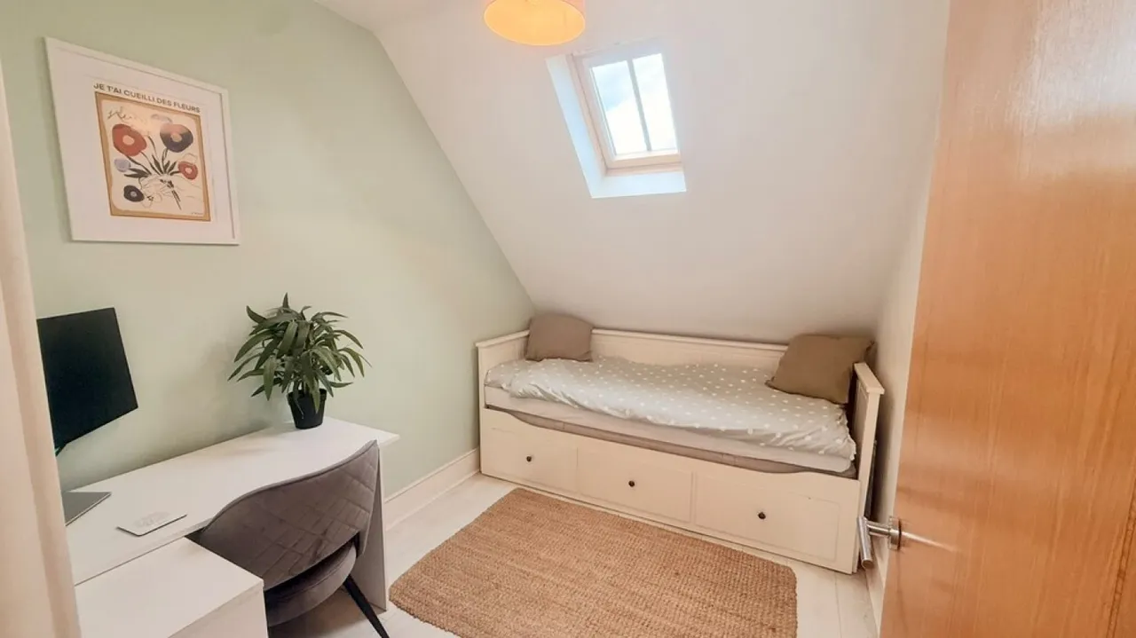 Rookwood Place, RH1, photo 11