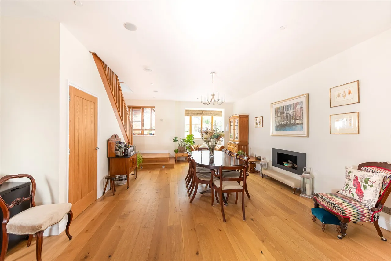 Back Street, Thornborough, MK18, photo 19