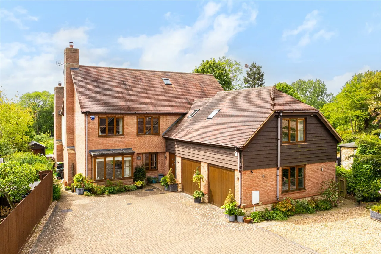 6 bed property for sale, Back Street, Thornborough, MK18