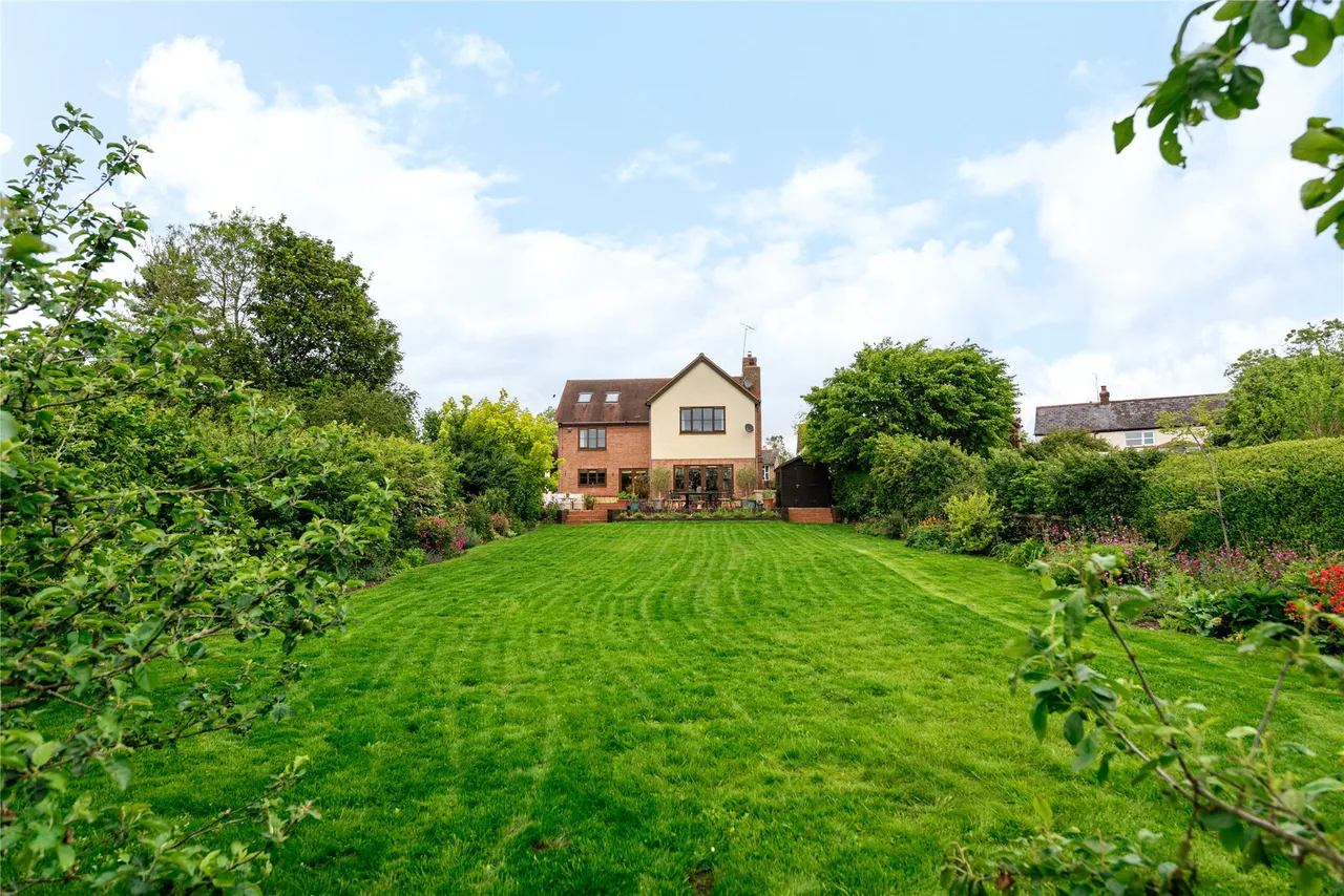 Back Street, Thornborough, MK18, photo 3