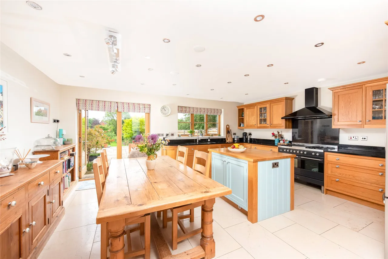 Back Street, Thornborough, MK18, photo 2