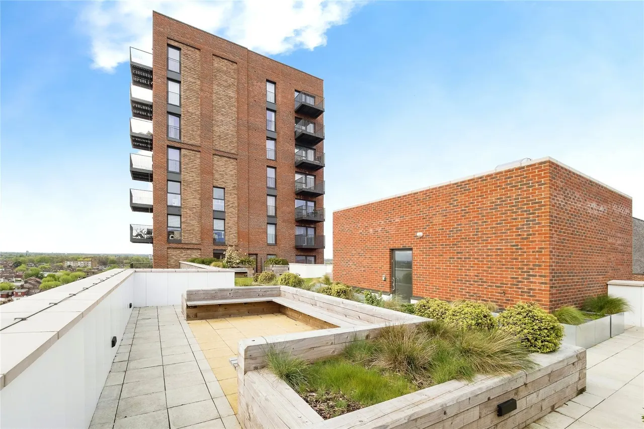 Ron Leighton Way, London, E6, photo 17