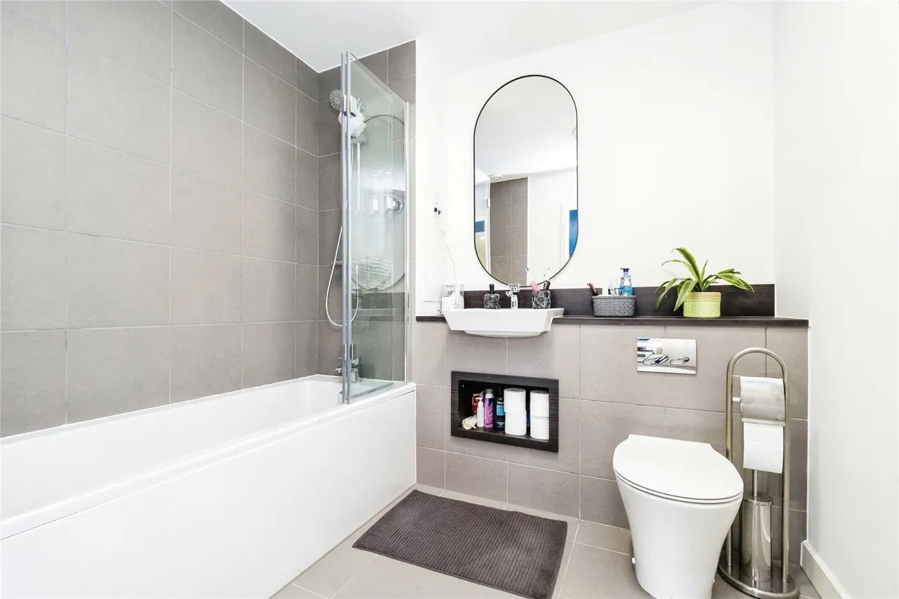 Ron Leighton Way, London, E6, photo 4