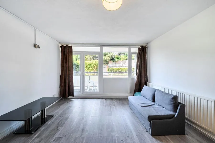 Regents Park Road, London, N3, photo 14