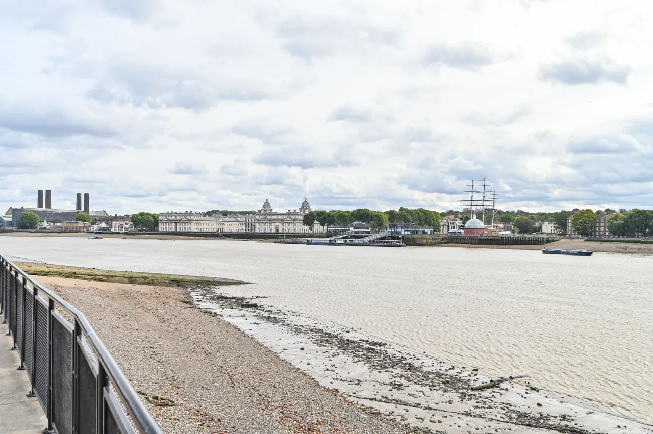 London, E14, photo 9
