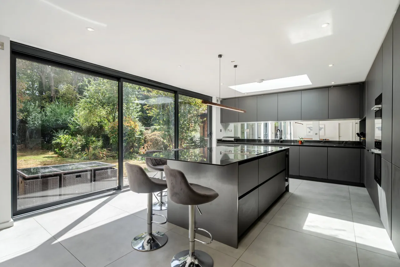 Gurnells Road, BEACONSFIELD, HP9, photo 2