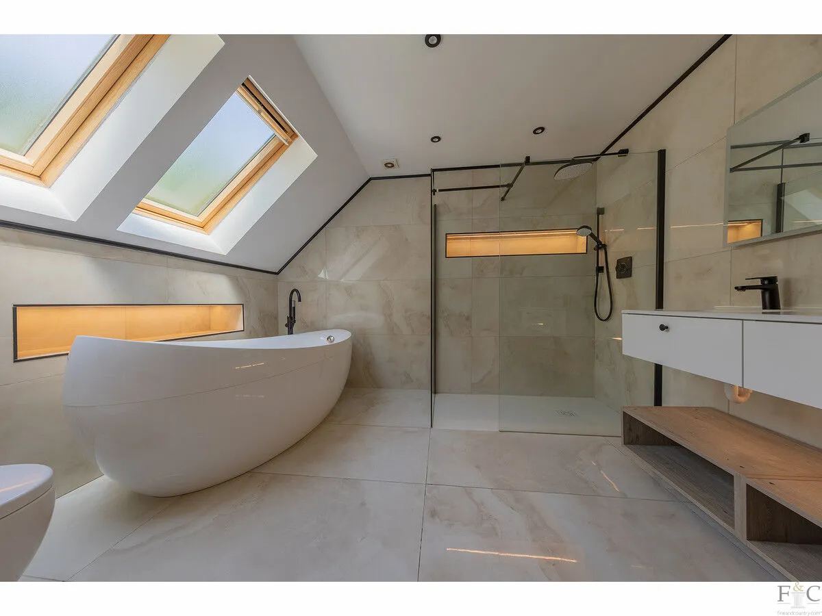 Stoughton Drive South, Leicester, LE2, photo 19