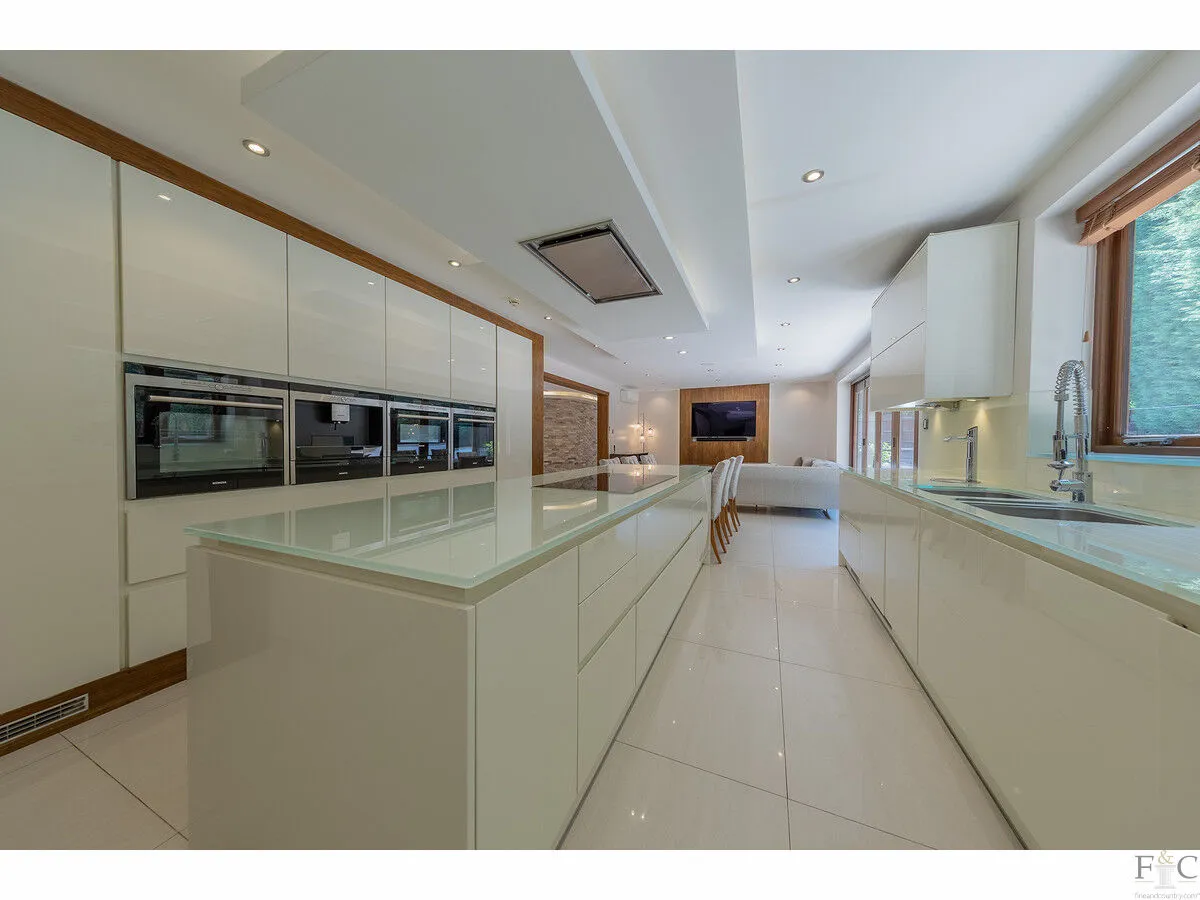 Stoughton Drive South, Leicester, LE2, photo 12