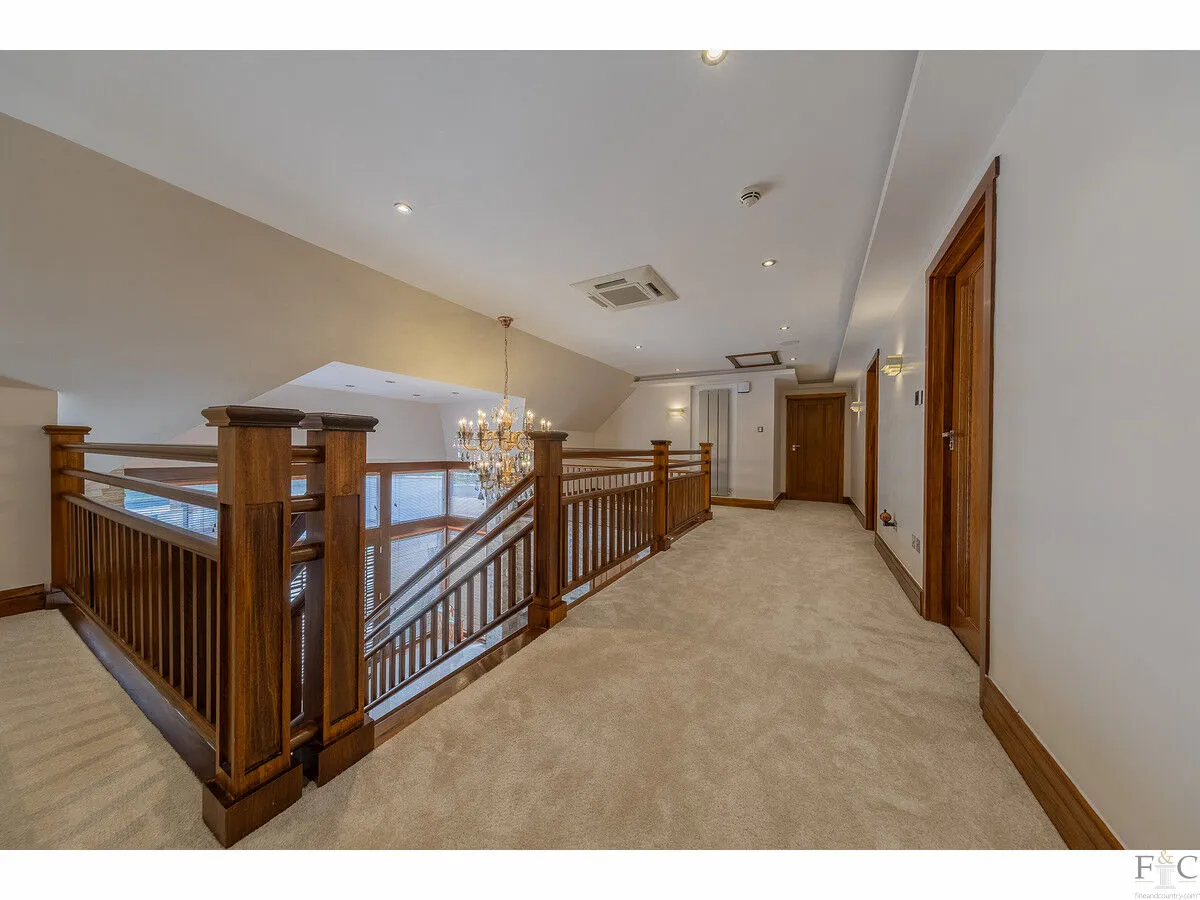 Stoughton Drive South, Leicester, LE2, photo 16