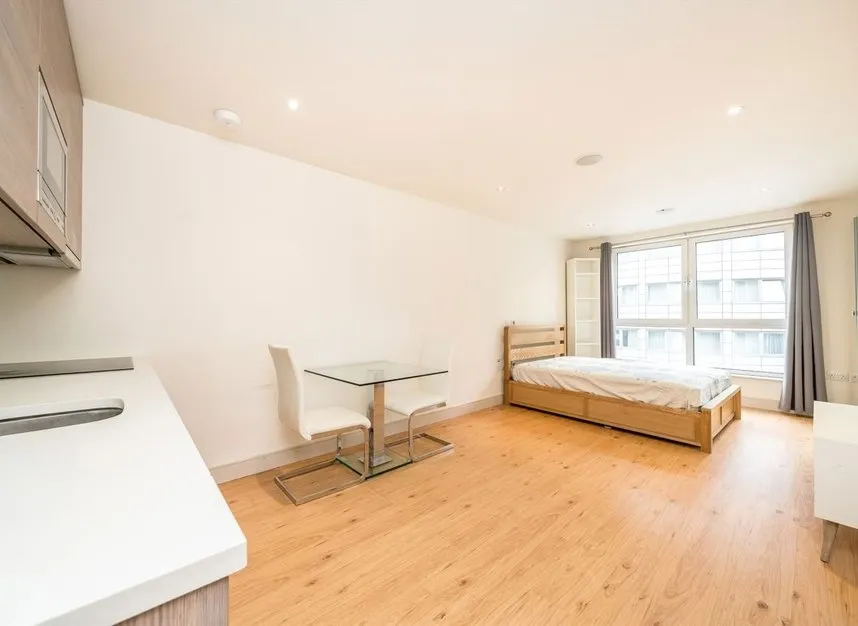 flat for sale — Townmead Road, Fulham, SW6