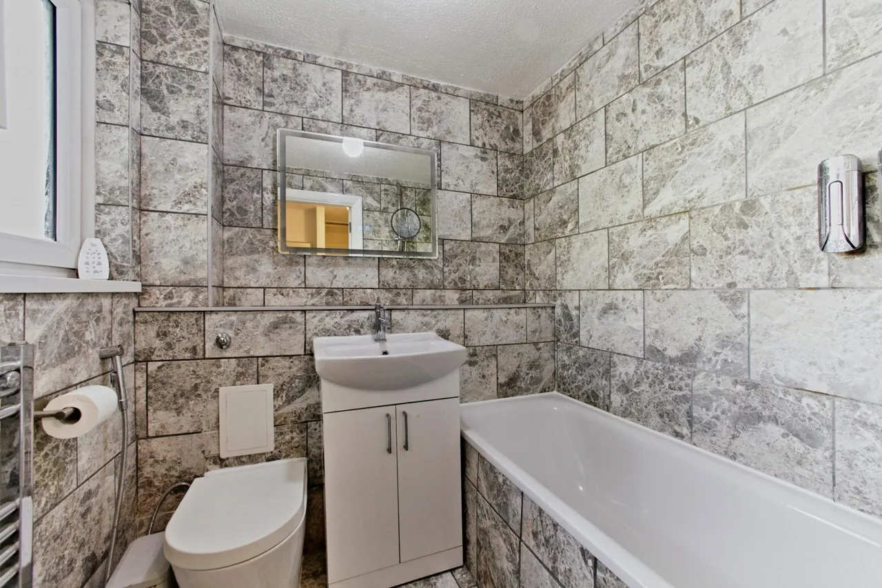 Chipstead Avenue, Thornton Heath, CR7, photo 4