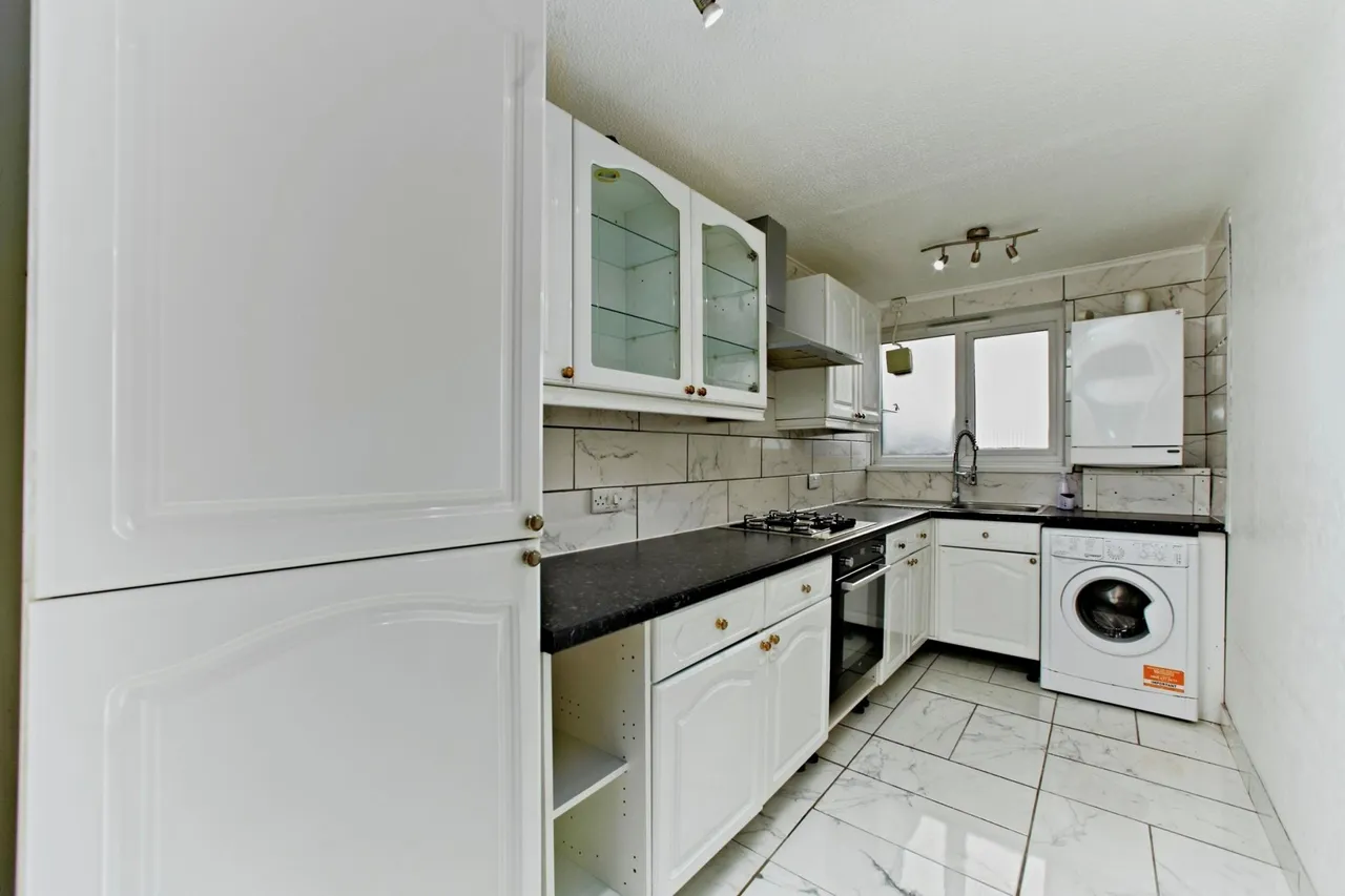 Chipstead Avenue, Thornton Heath, CR7, photo 2