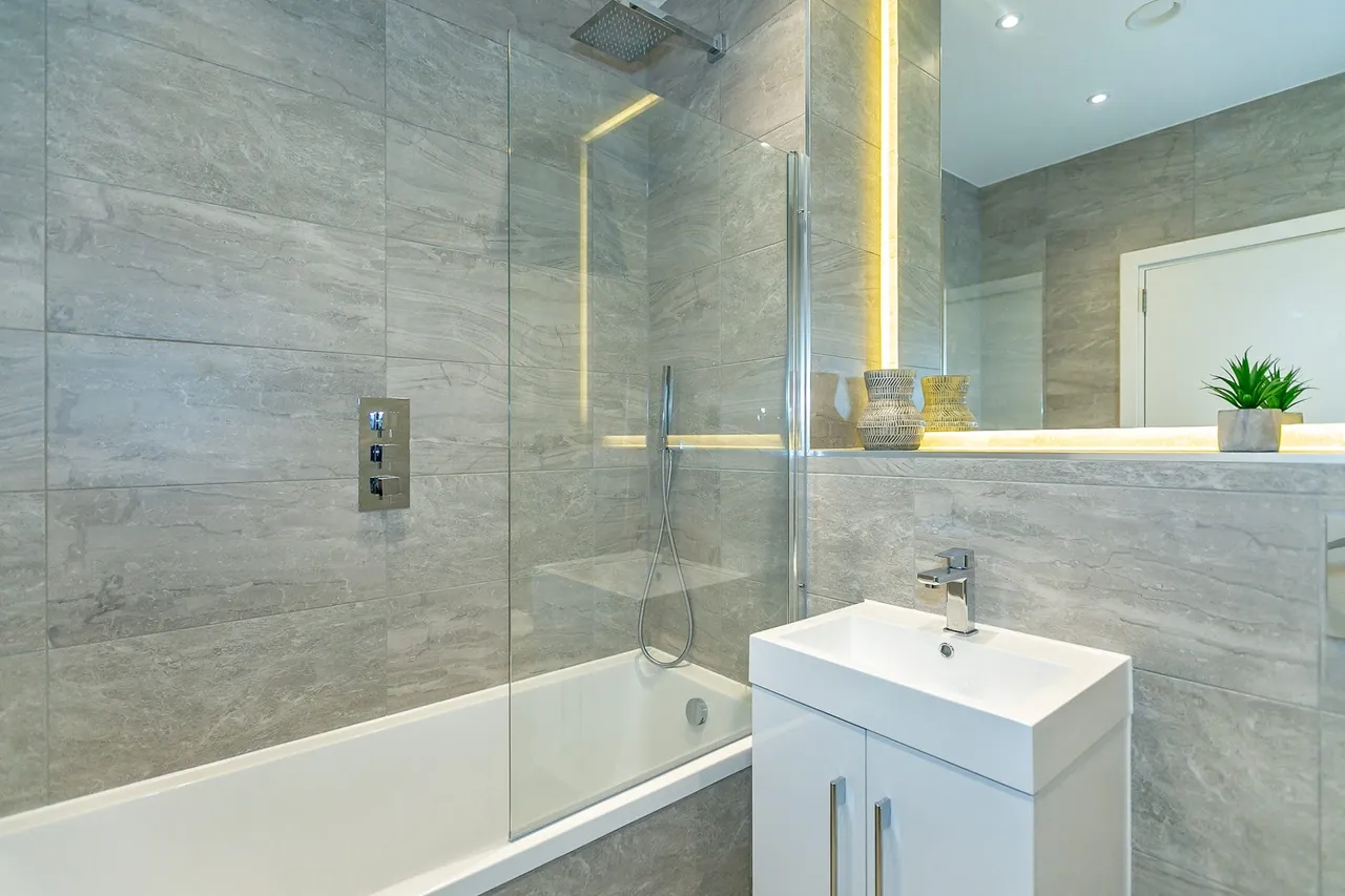 Flat 38, Granton House, Milton Keynes, 202 Silbury Boulevard, MK9 1FJ, photo 8