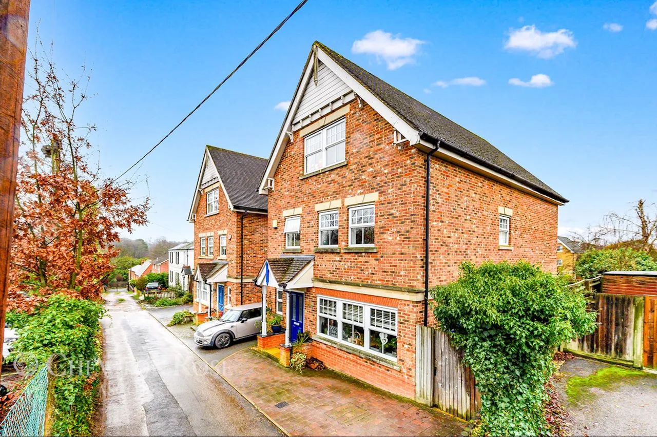 5 bed house for sale, School Lane, Ascot