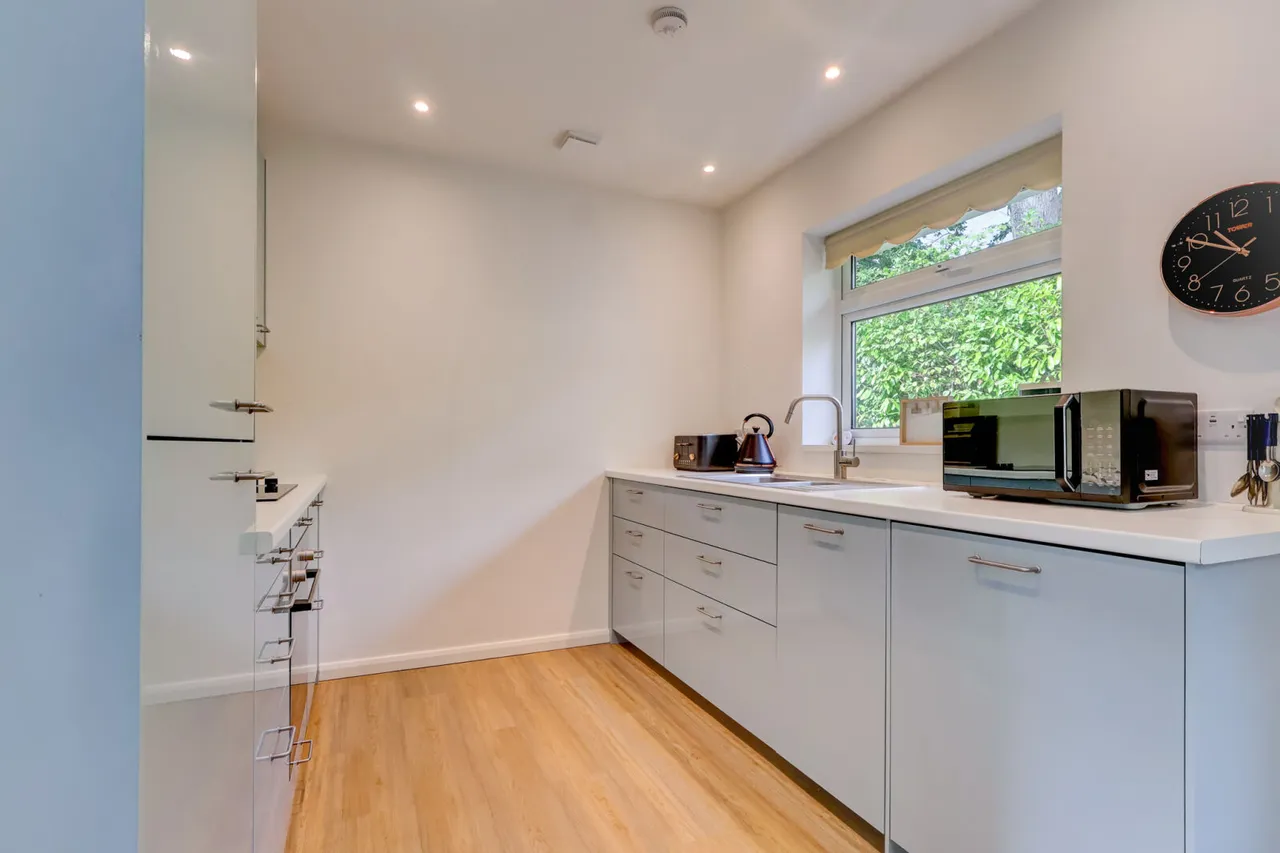 St. Johns Road, High Wycombe, HP10, photo 9