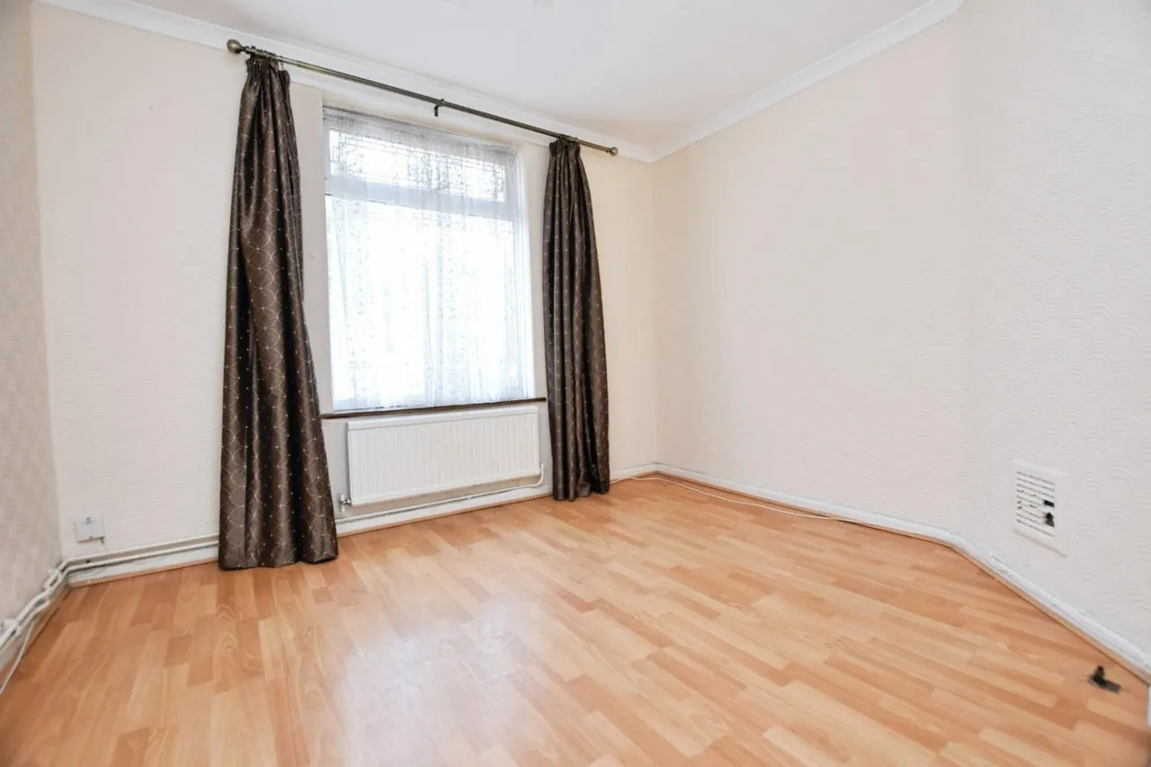 Pondfield Road, Dagenham, RM10, photo 8