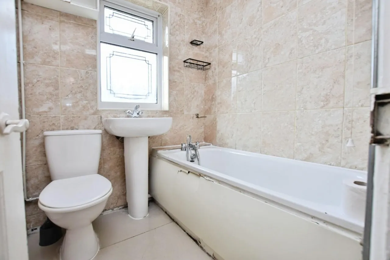 Pondfield Road, Dagenham, RM10, photo 2