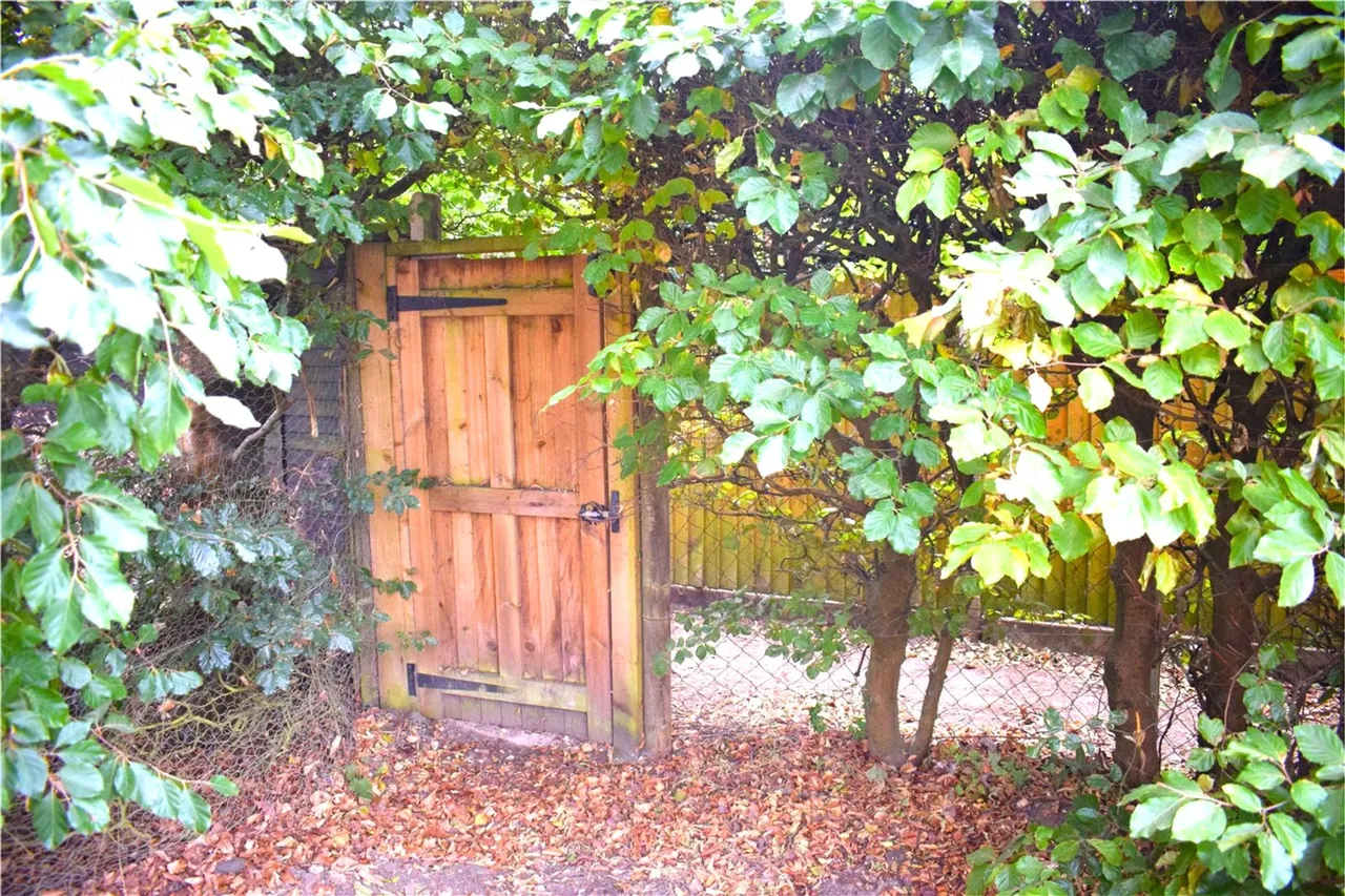 Kingsley Road, Eversley, Hampshire, RG27 0NA, photo 23