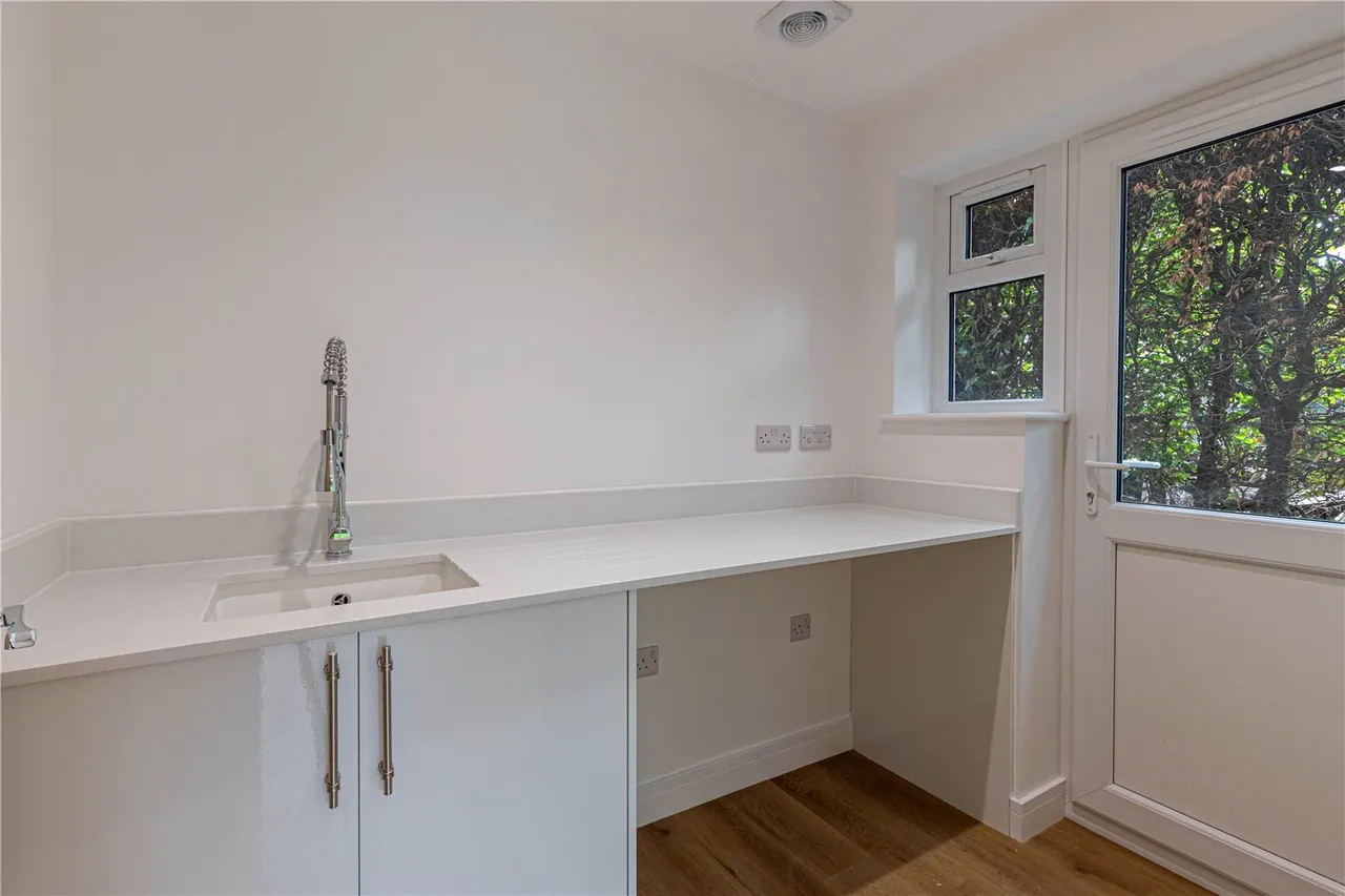 Kingsley Road, Eversley, RG27, photo 18
