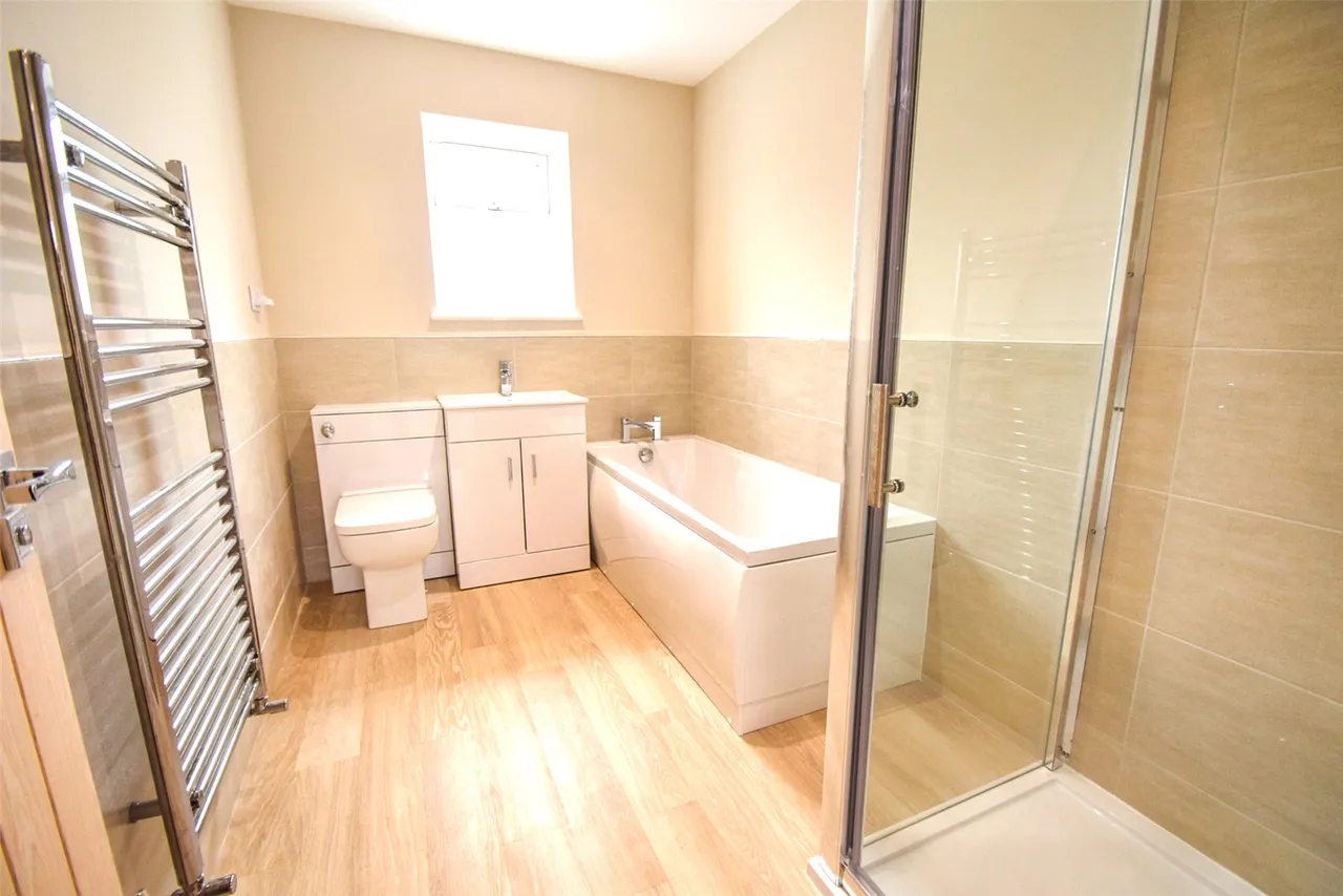 Kingsley Road, Eversley, Hampshire, RG27 0NA, photo 5