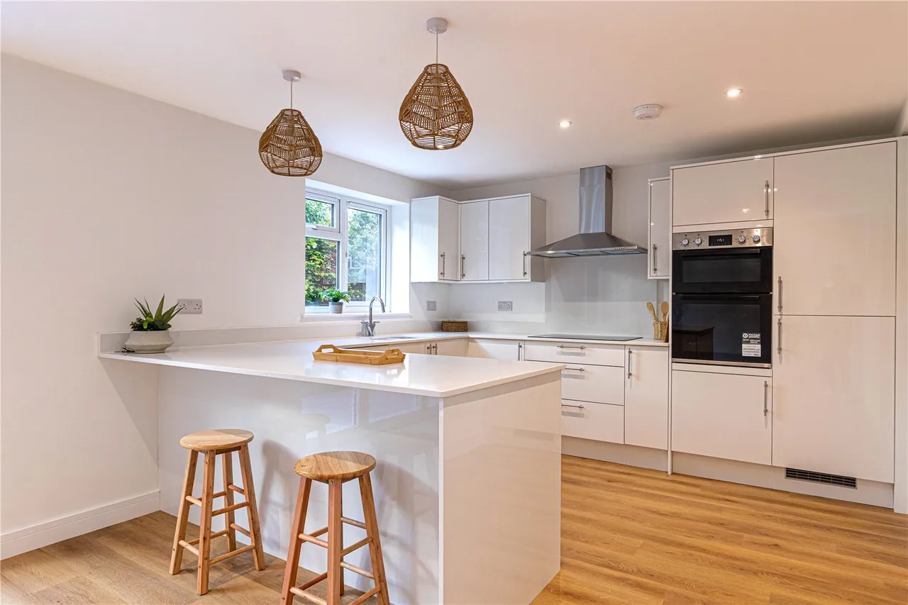 Kingsley Road, Eversley, RG27, photo 2
