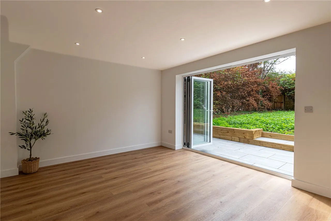 Kingsley Road, Eversley, RG27, photo 3