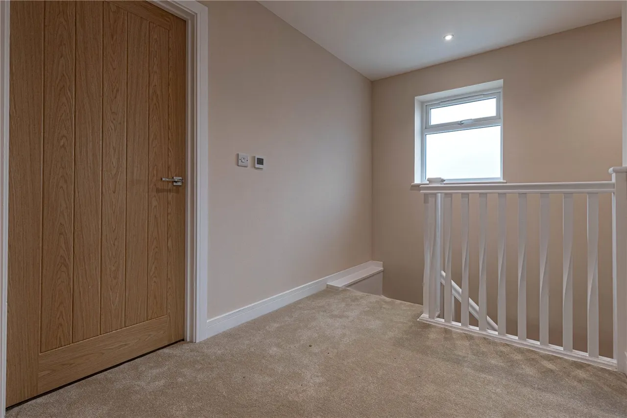 Kingsley Road, Eversley, RG27, photo 38
