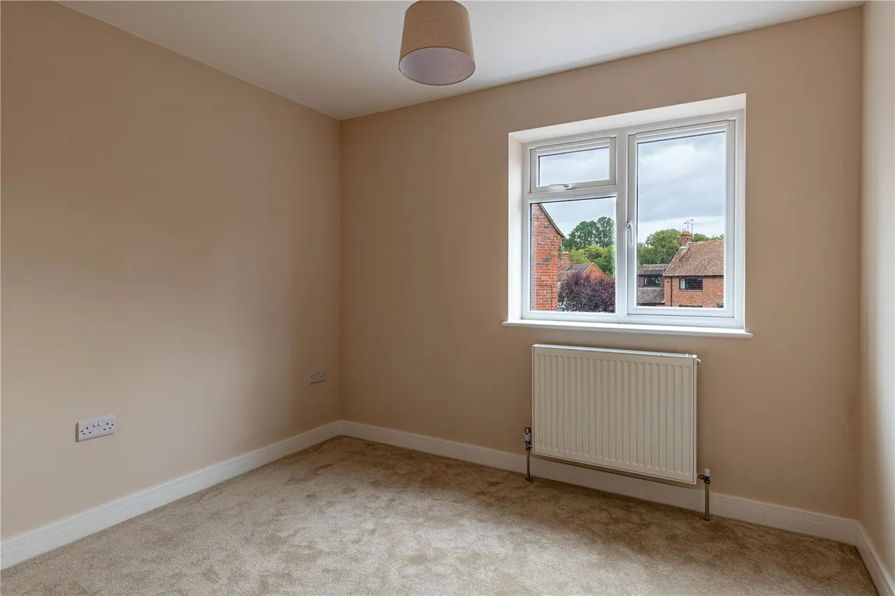 Kingsley Road, Eversley, RG27, photo 32