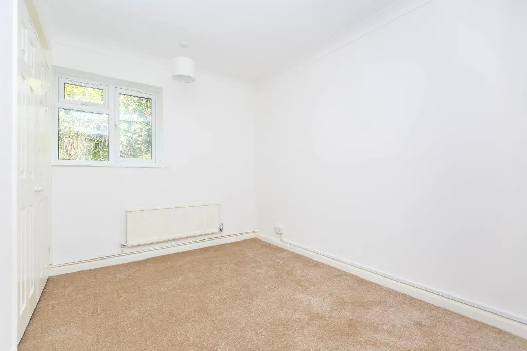 Gladeside Court, Warlingham, photo 8