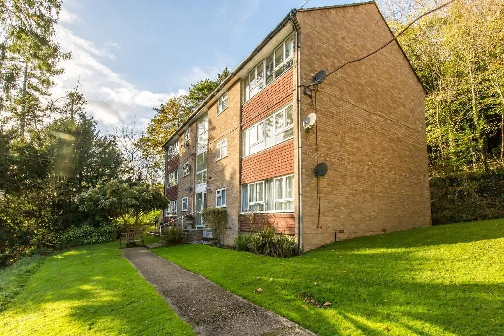 Gladeside Court, Warlingham, photo 2