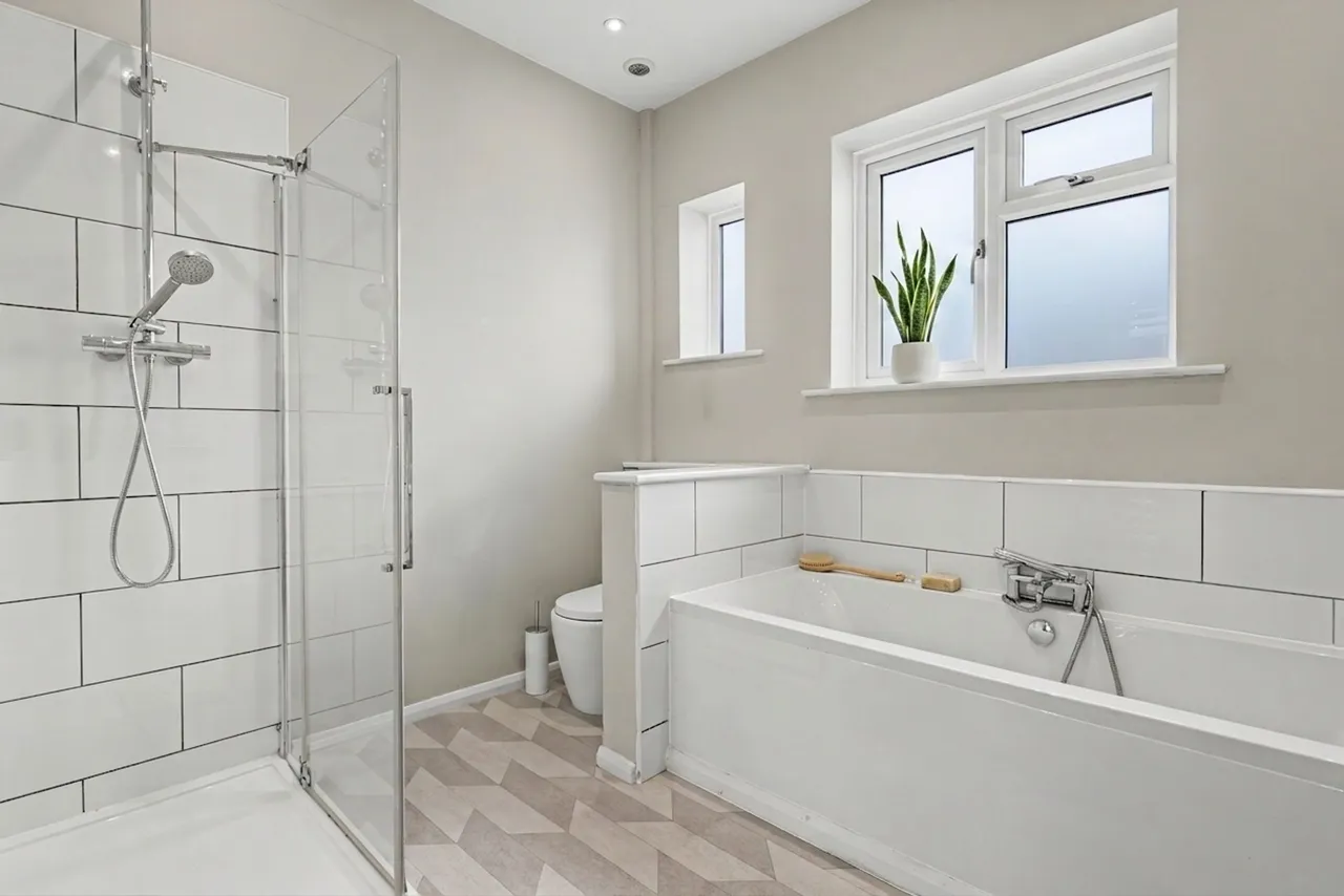 Wayside Drive, Oadby, LE2, photo 12