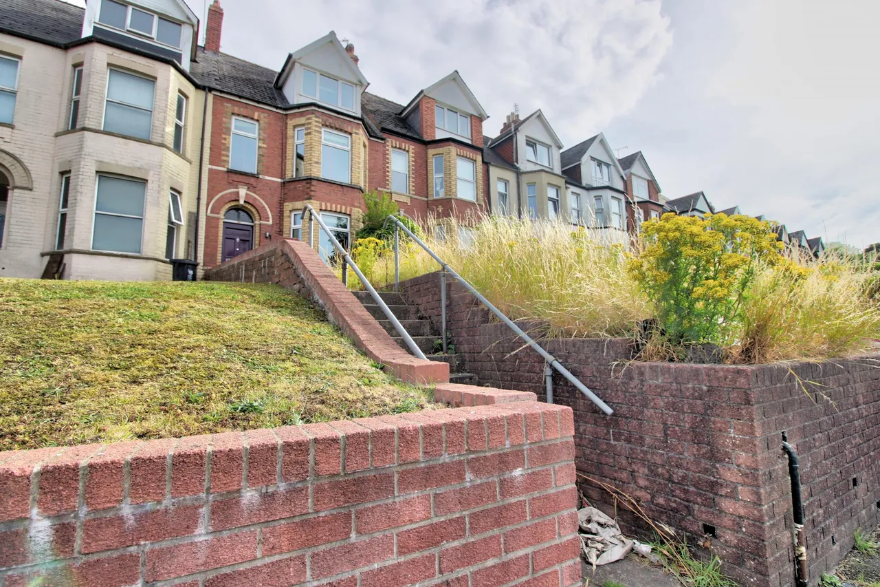 Risca Road, Newport, NP20, photo 5