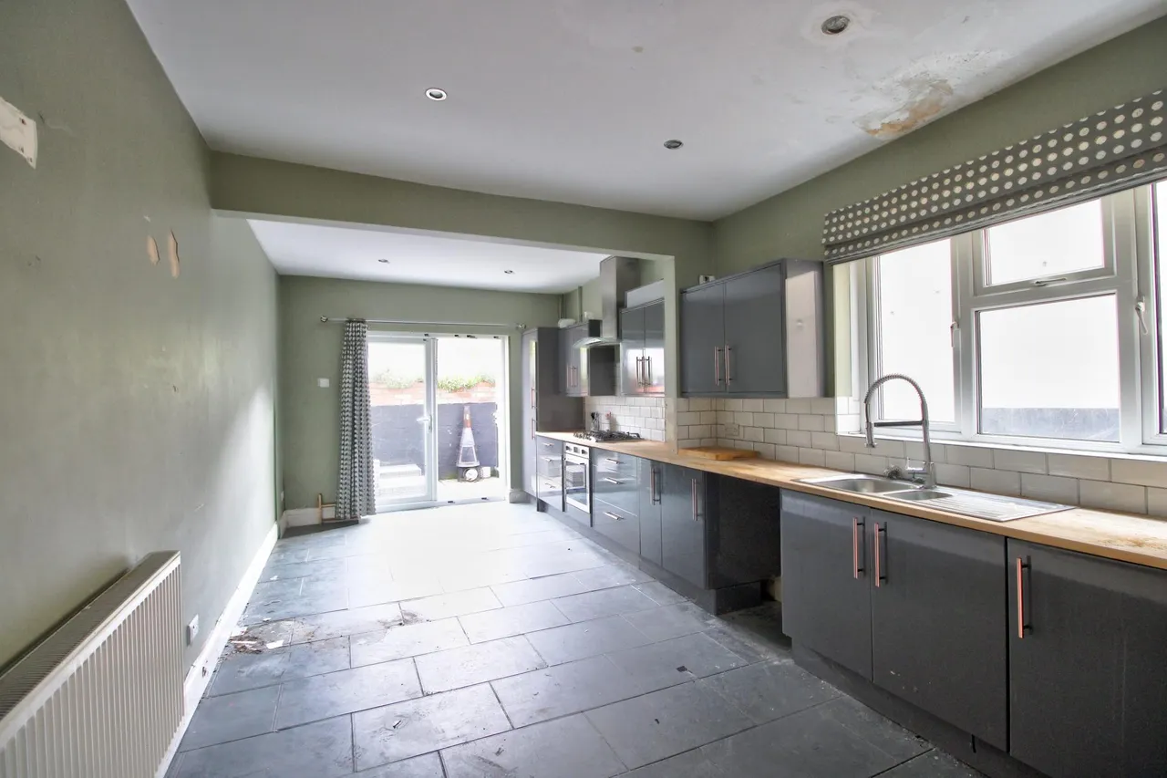 Risca Road, Newport, NP20, photo 3
