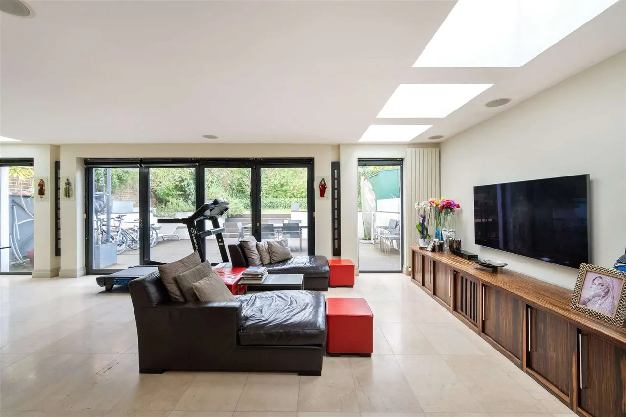 Haverstock Hill, Belsize Park, London, NW3 2AT, photo 8