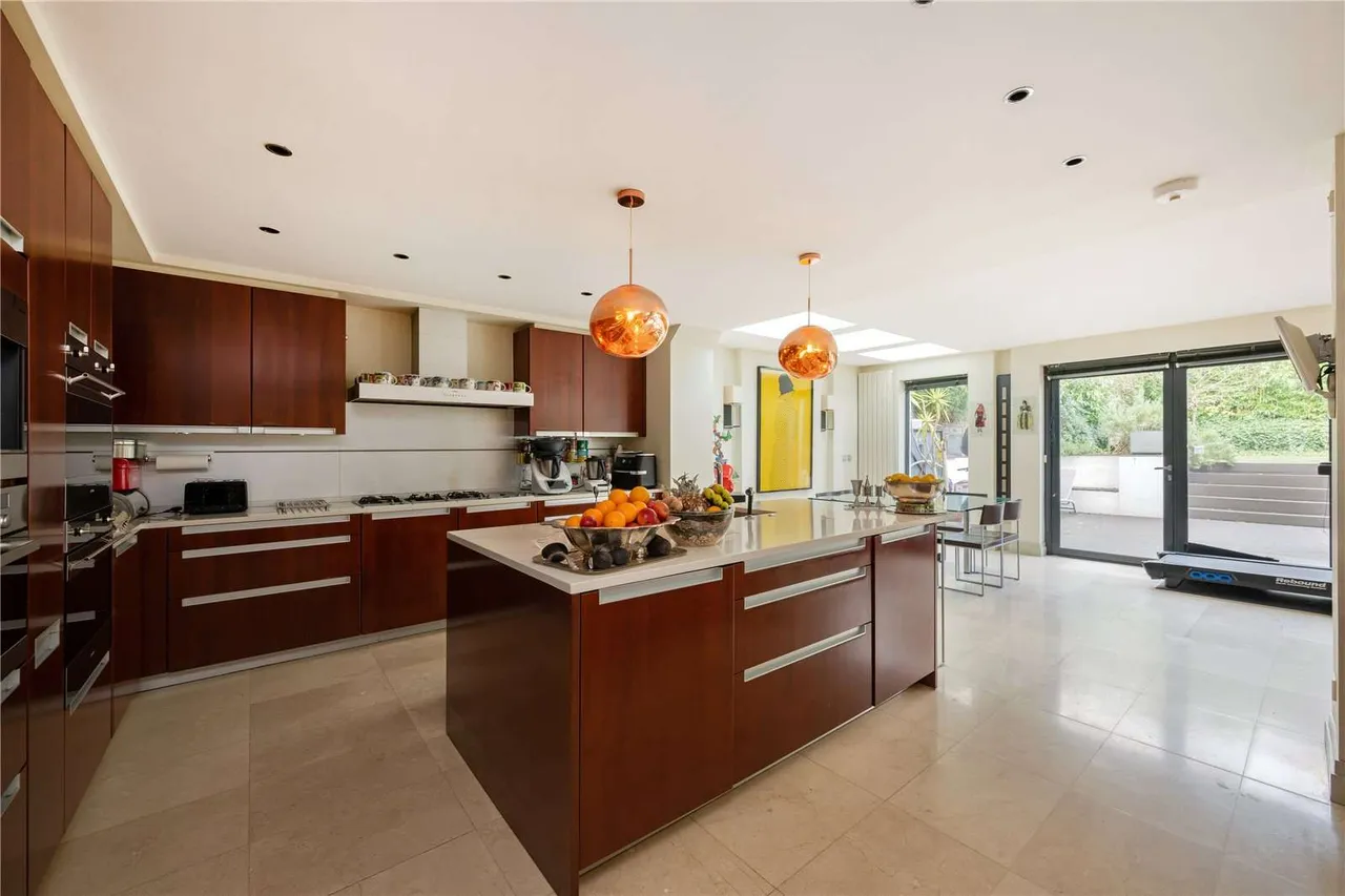 Haverstock Hill, Belsize Park, London, NW3 2AT, photo 9