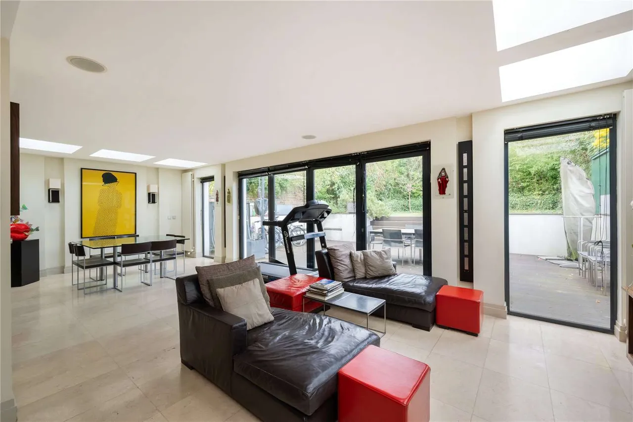 Haverstock Hill, Belsize Park, London, NW3 2AT, photo 7